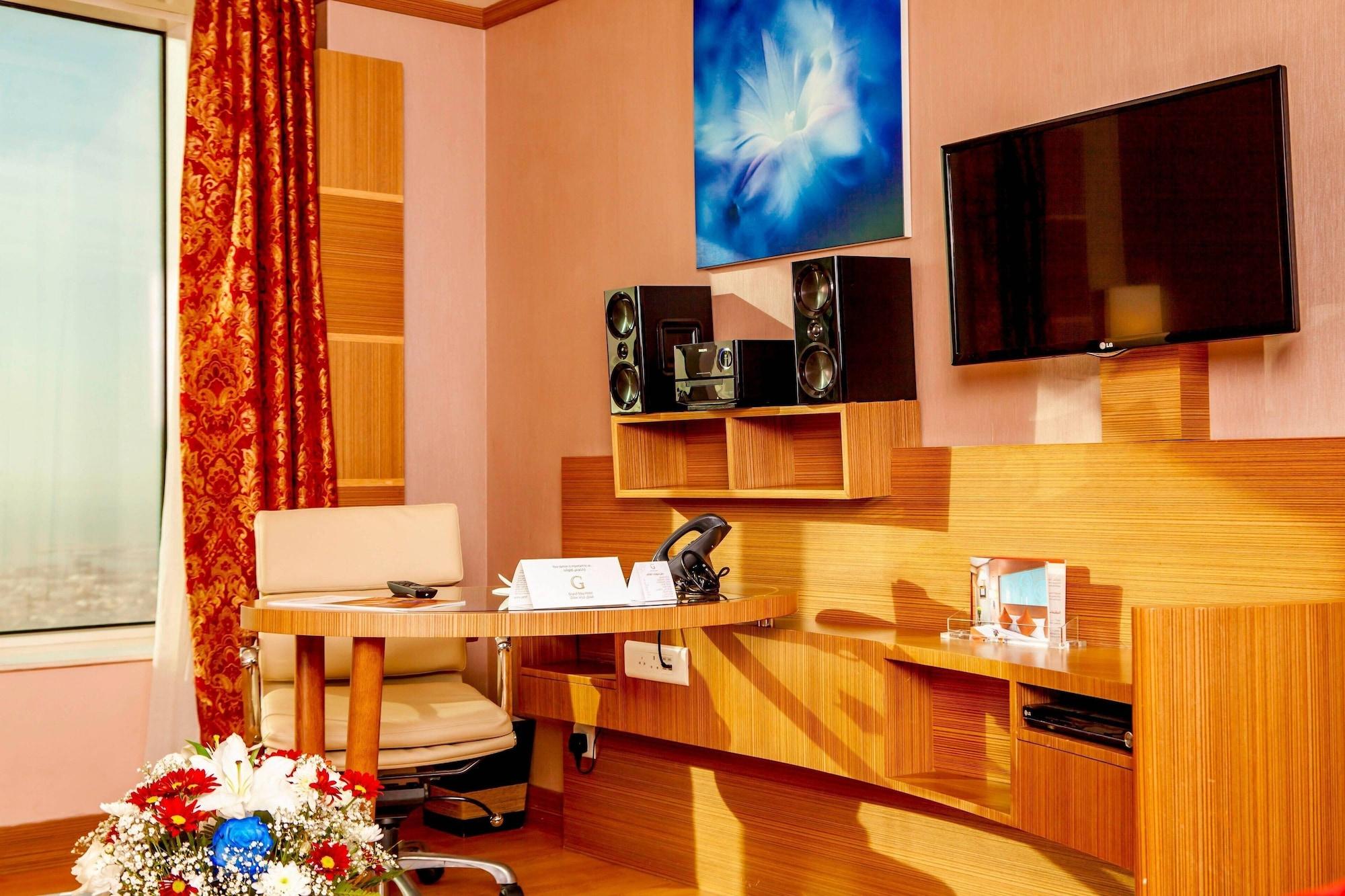 By Marriott Sheikh Zayed Road, Hotel 4*