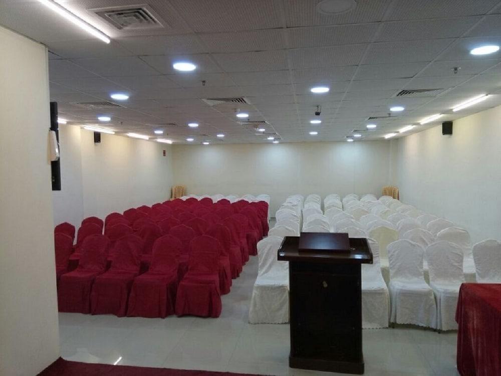 Skylark Al Barsha 3* Dubai