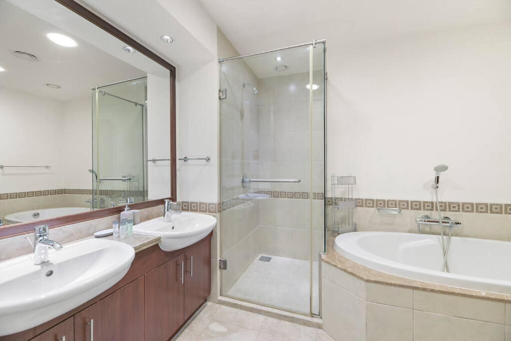Stonetree - Fairmont North 2 Bedroom & Maid - Club Access * Dubai