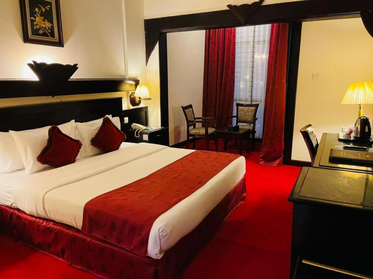 Claridge Hotel 3*