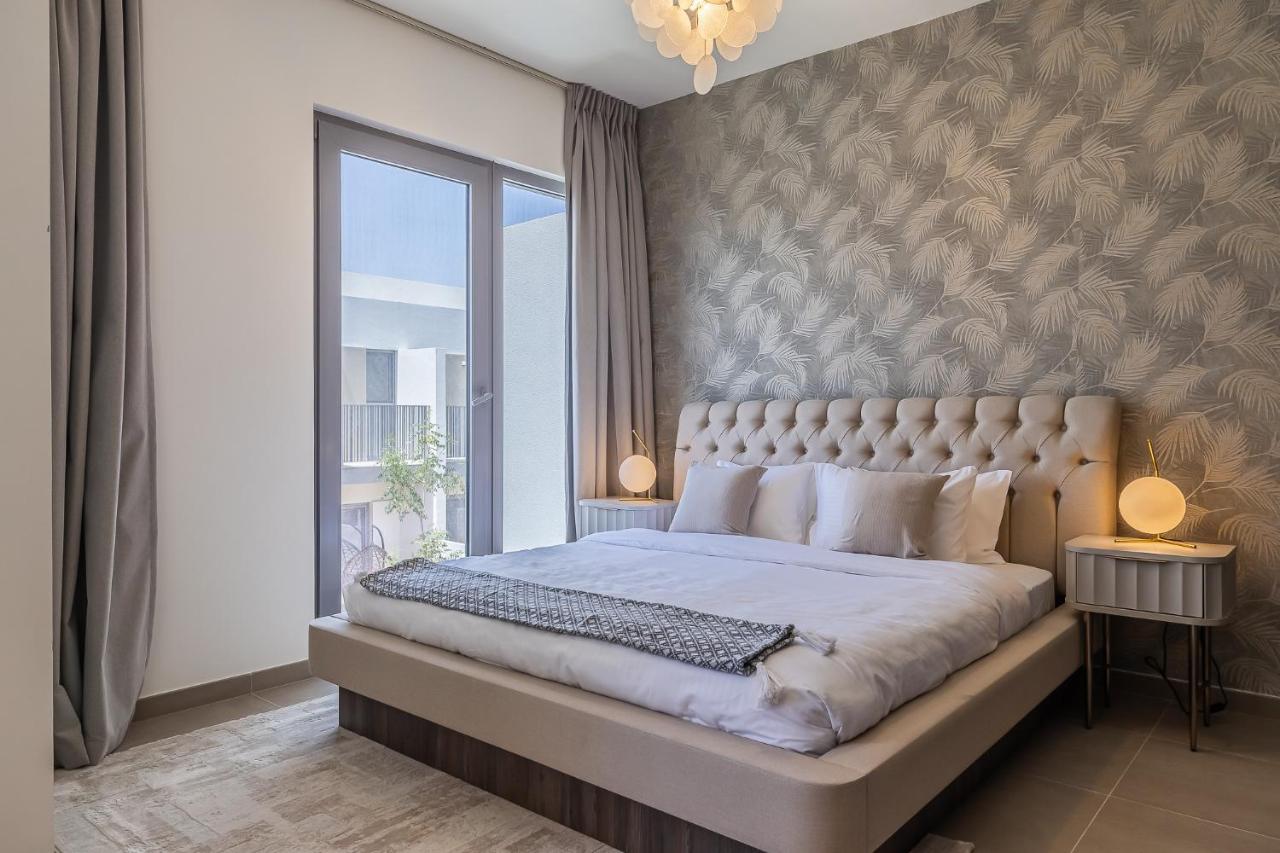 Exclusive Spacious I Garden I Maid * Dubai