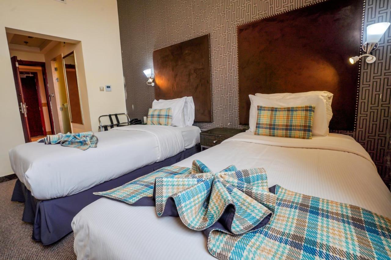 Otel Cube