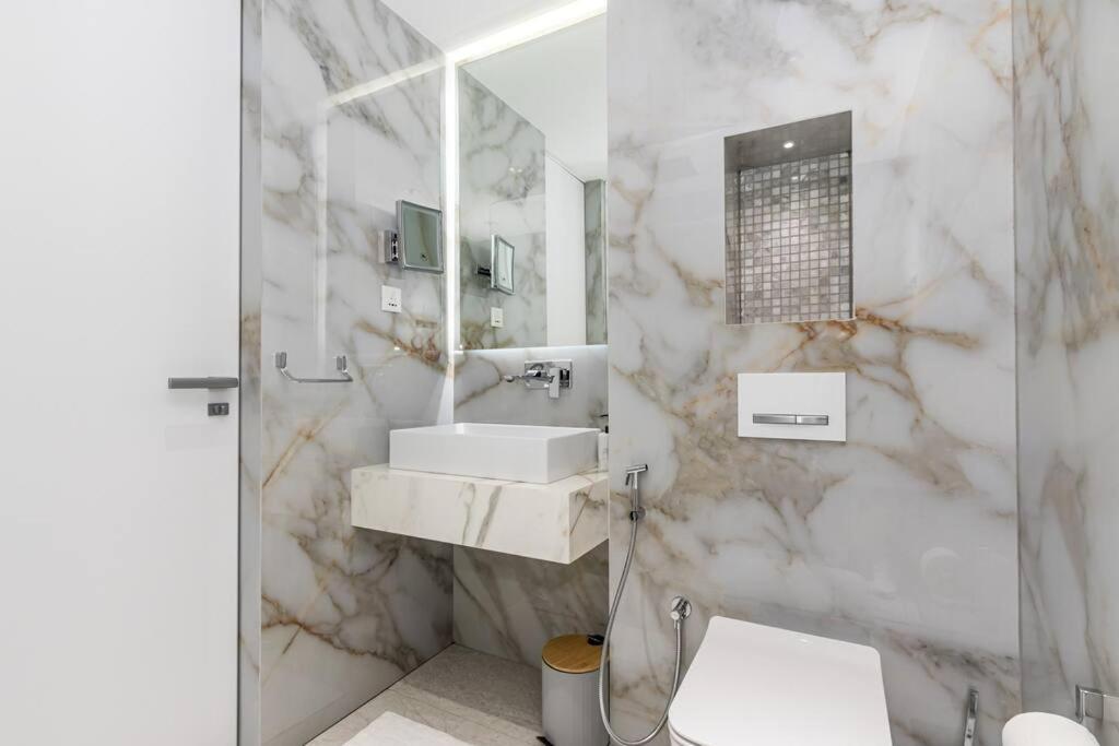 Palm Jumeirah Paradise- Luxury,unveiled Apartamento Dubai