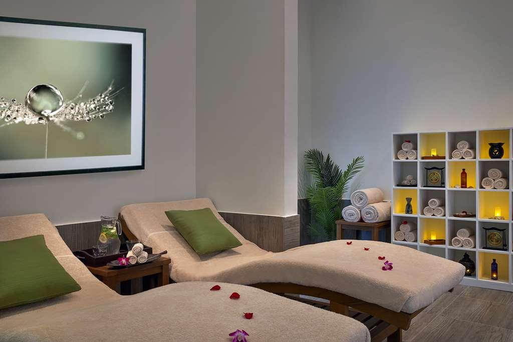 Anantara World Islands Hotel Dubai