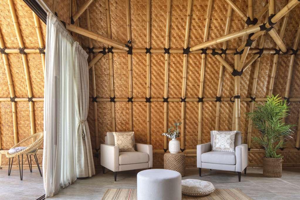 Hotel Anantara World Islands *