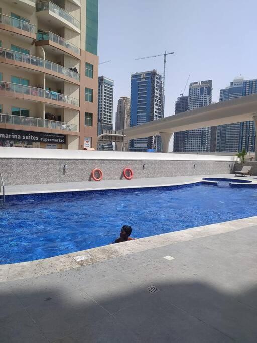 Ultra Luxurious 1 Bhk Marina 28th Floor - Escan Tower