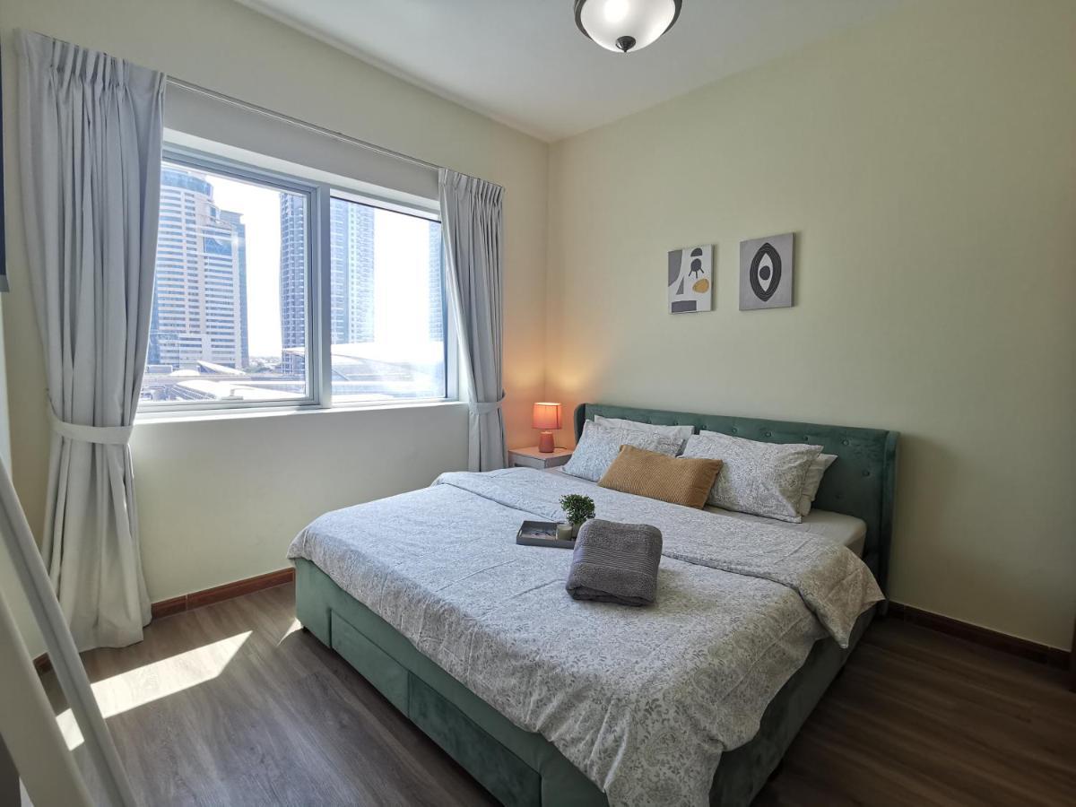 1 Bedroom Renovated In Marina Diamond 3 Close To Tram And Metro *