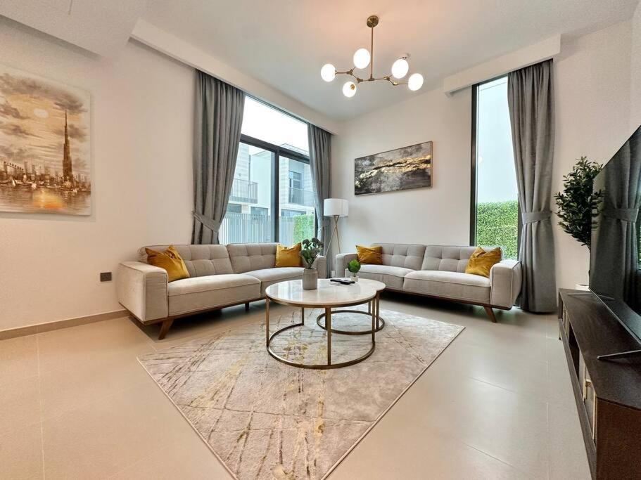 Villa * Dweller * Family Tranquil Sleeps 8 Dubai