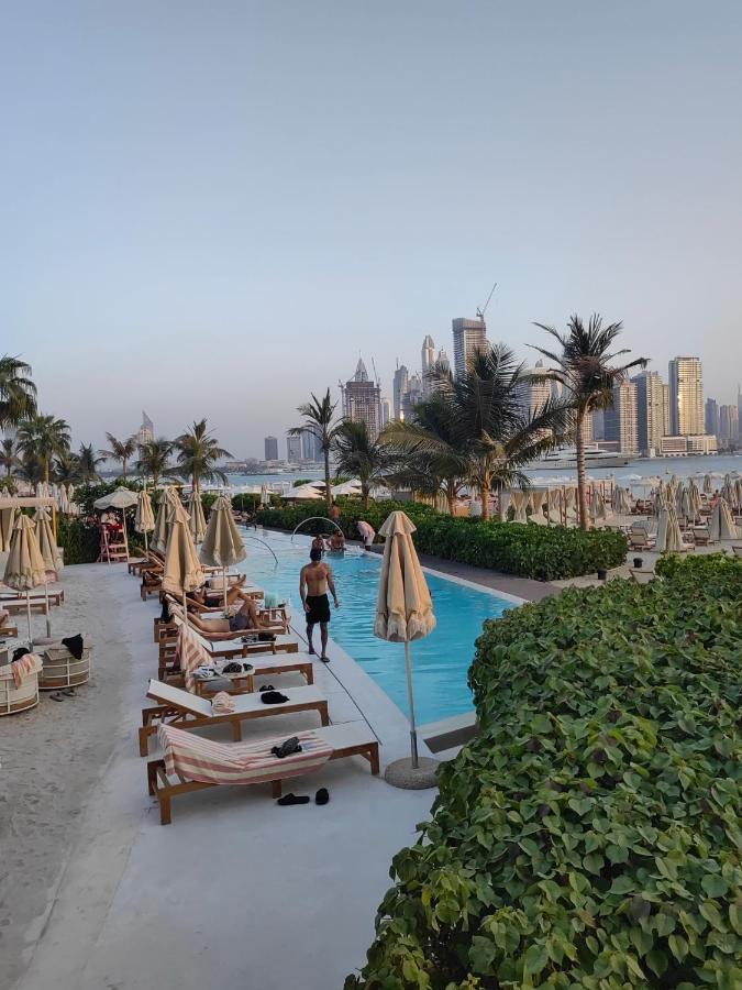 7 Palm Jumeirah *