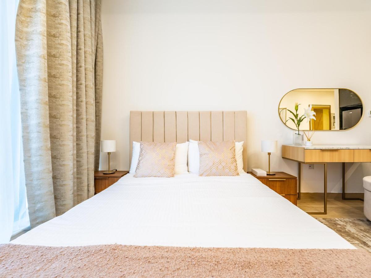 Apartment Comfy And Stylish In Regina Towers - Jvc *