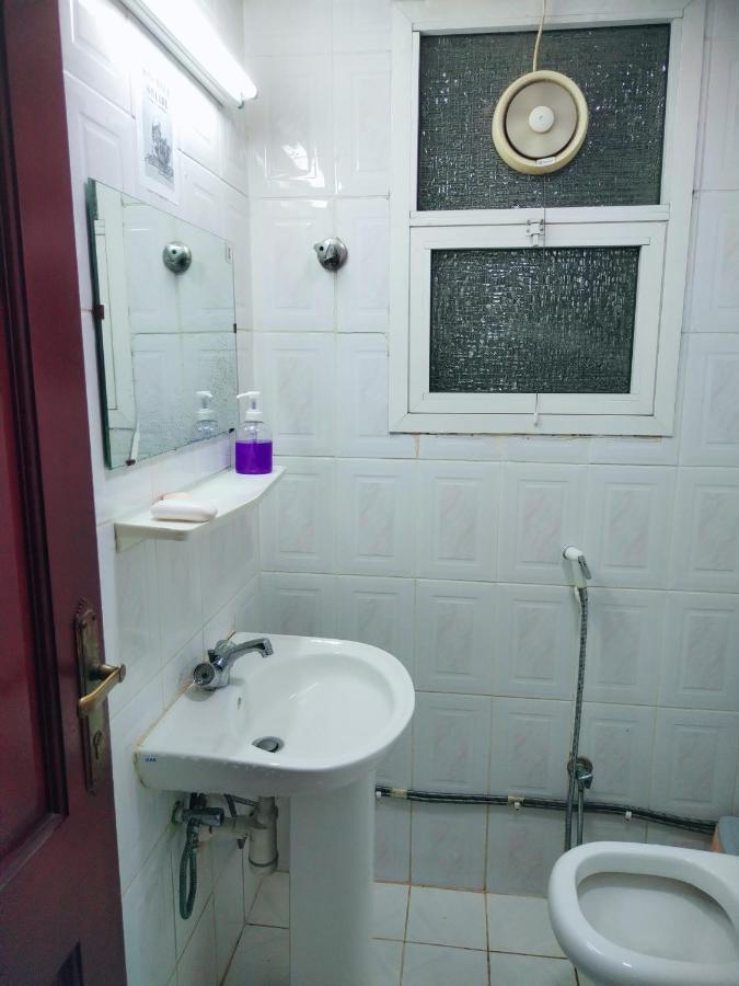 Sharaf Dg Metro Partition Private Very Very Small - Flat 39-01# Dubai