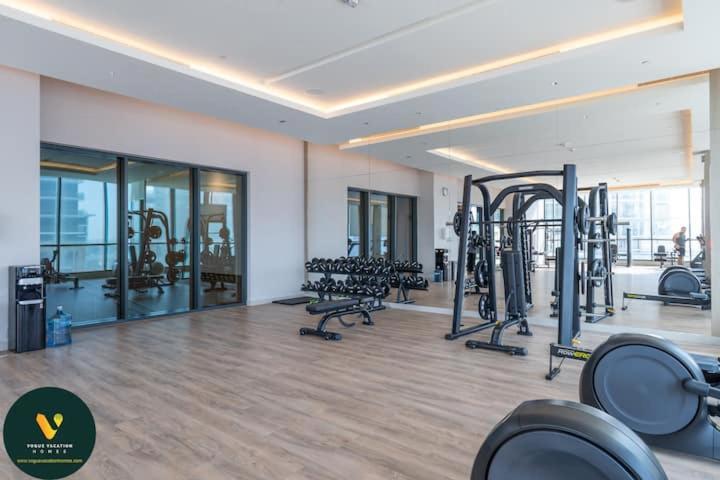 Vogue Sobha Hartland Lush Oasis Near Downtown Apartamento Dubai