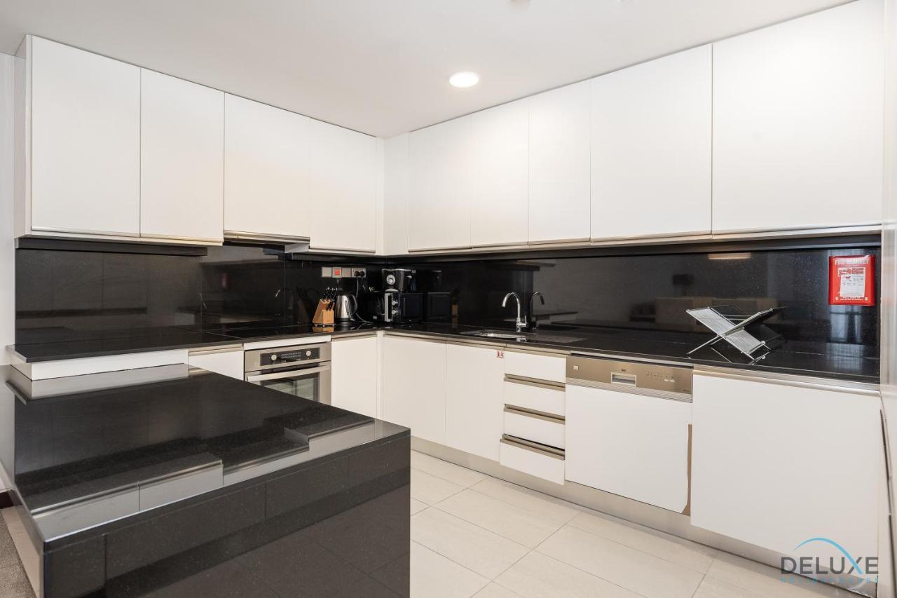 Modern 2br In The Address Residences Marina By Deluxe Homes Dubai