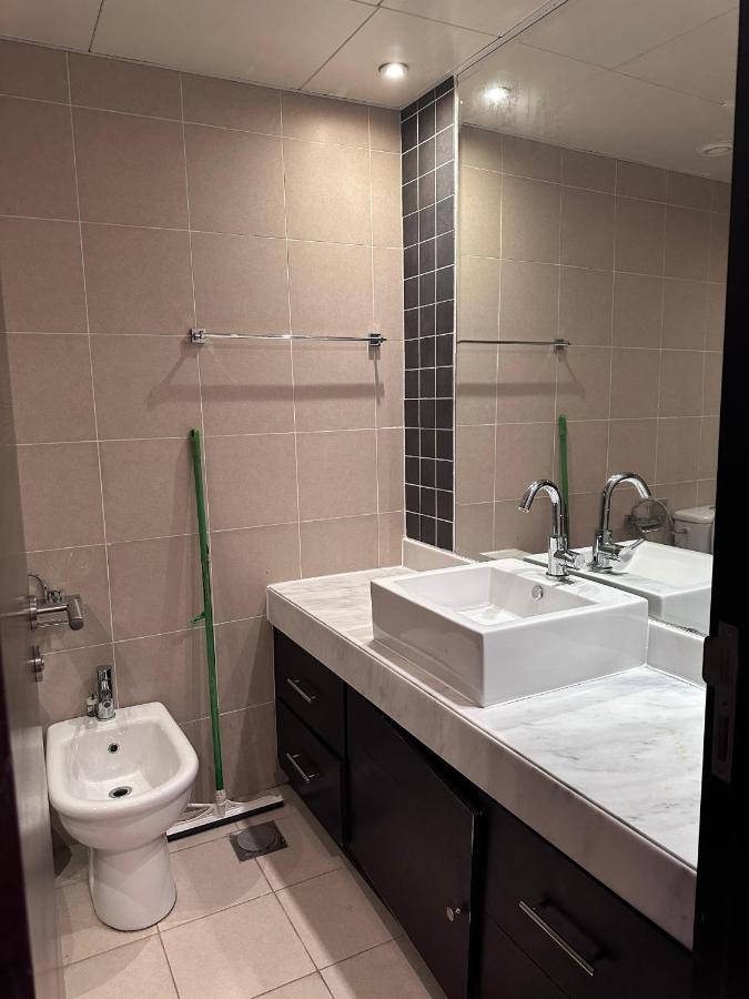 The Castle - Ubora Tower, Business Bay, Burj Khalifa View Apartment Dubai