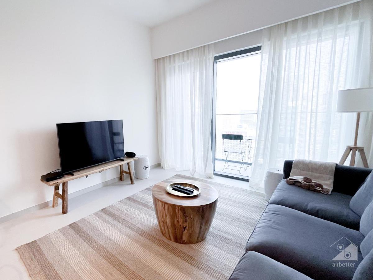 Luxury Burj Royale Modern View Balcony Apartment