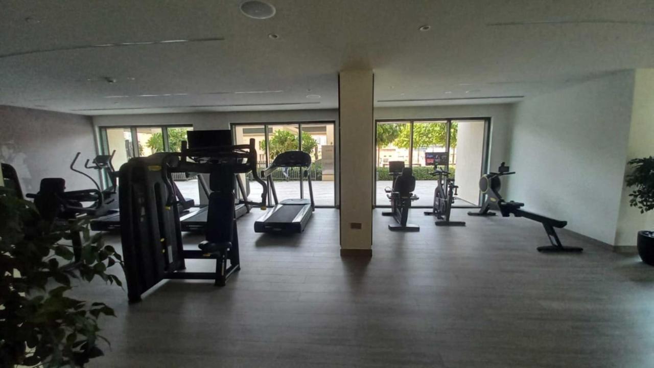 Luxury Burj Royale Modern View Balcony Apartment Dubai