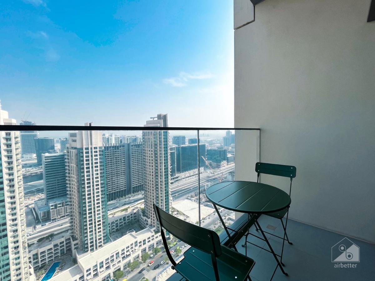 Luxury Burj Royale Modern View Balcony Apartment Dubai