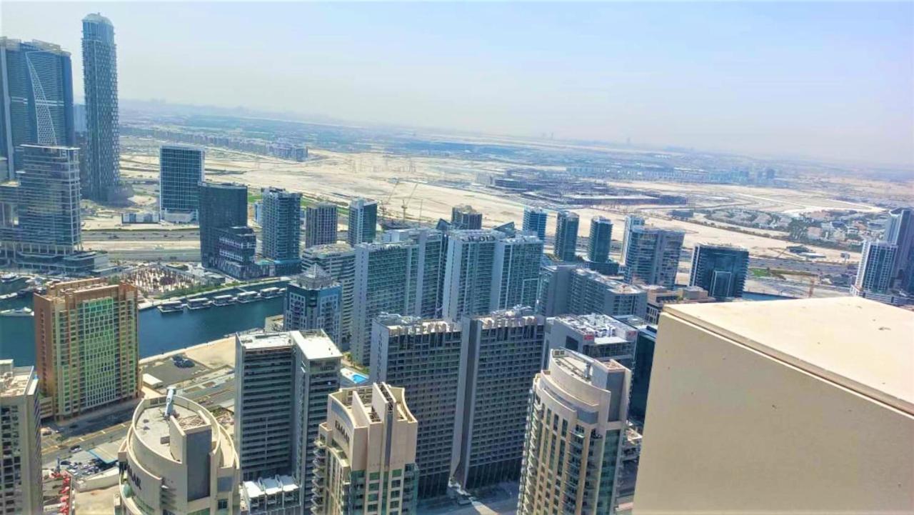 Luxury Burj Royale Modern View Balcony Apartment Dubai