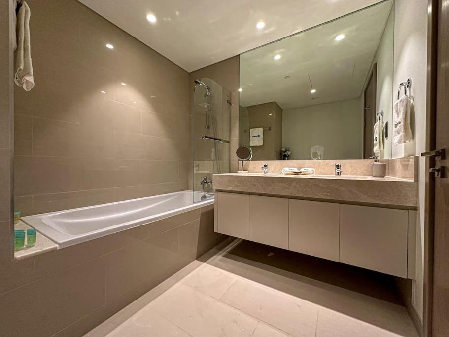 Higuests - Beautiful 2br On 35th Floor With Amazing City View *