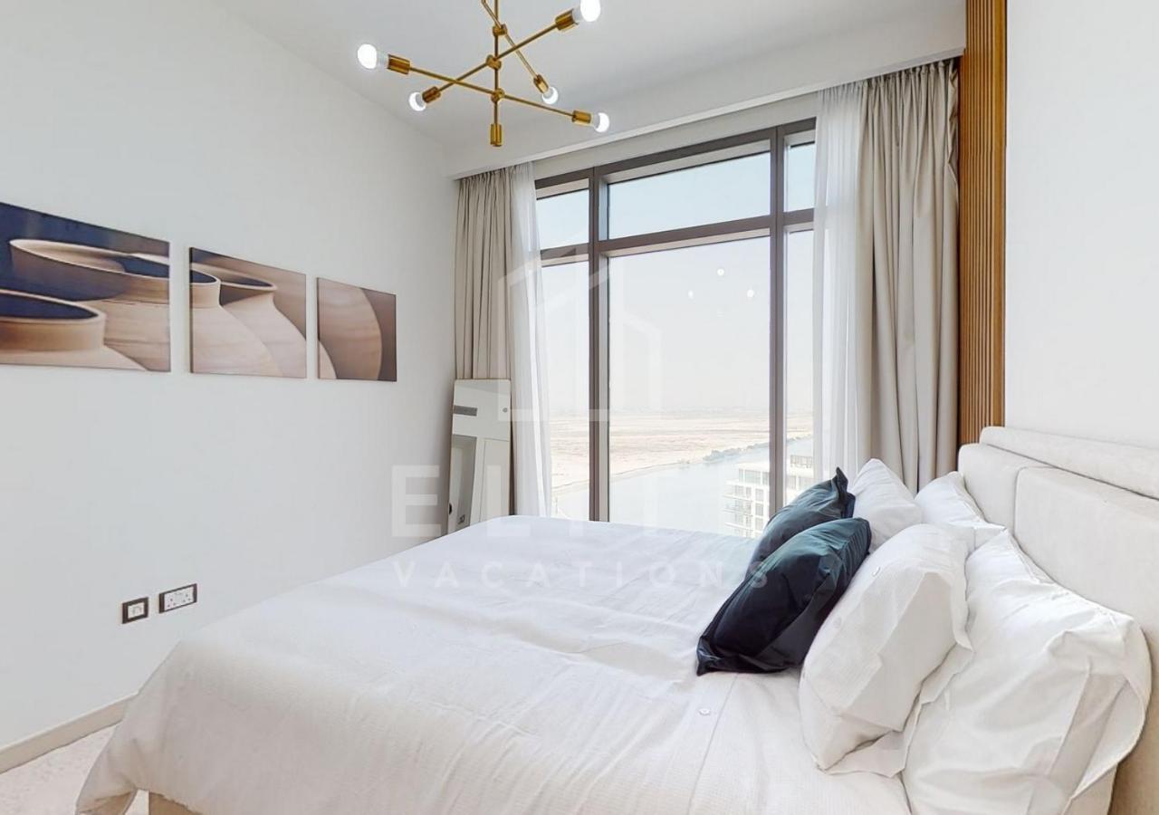 Full Burj And Creek Views Modern 4 Bed Upgraded Apartment *