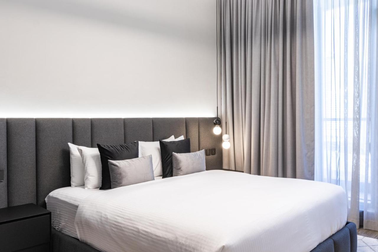 Apartment Homesgetaway - Contemporary 1 Bedroom In J One Dubai
