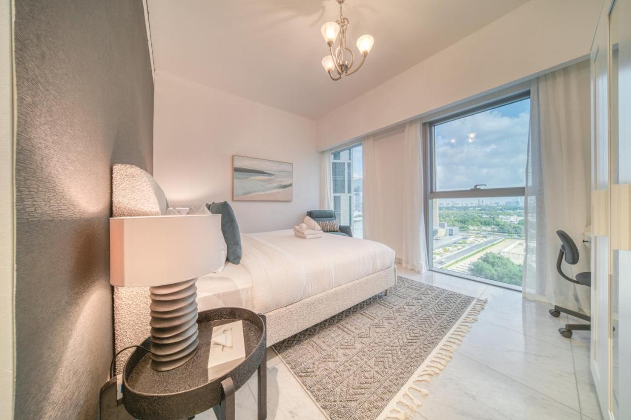 Park Towers, View - Difc - Mint Daire Dubai