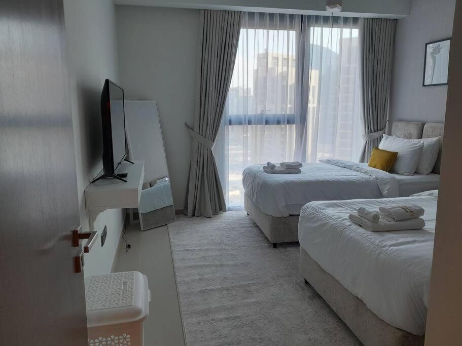 Apartment Luxurious 2br Next To Mall With Full Burj Khalifa View