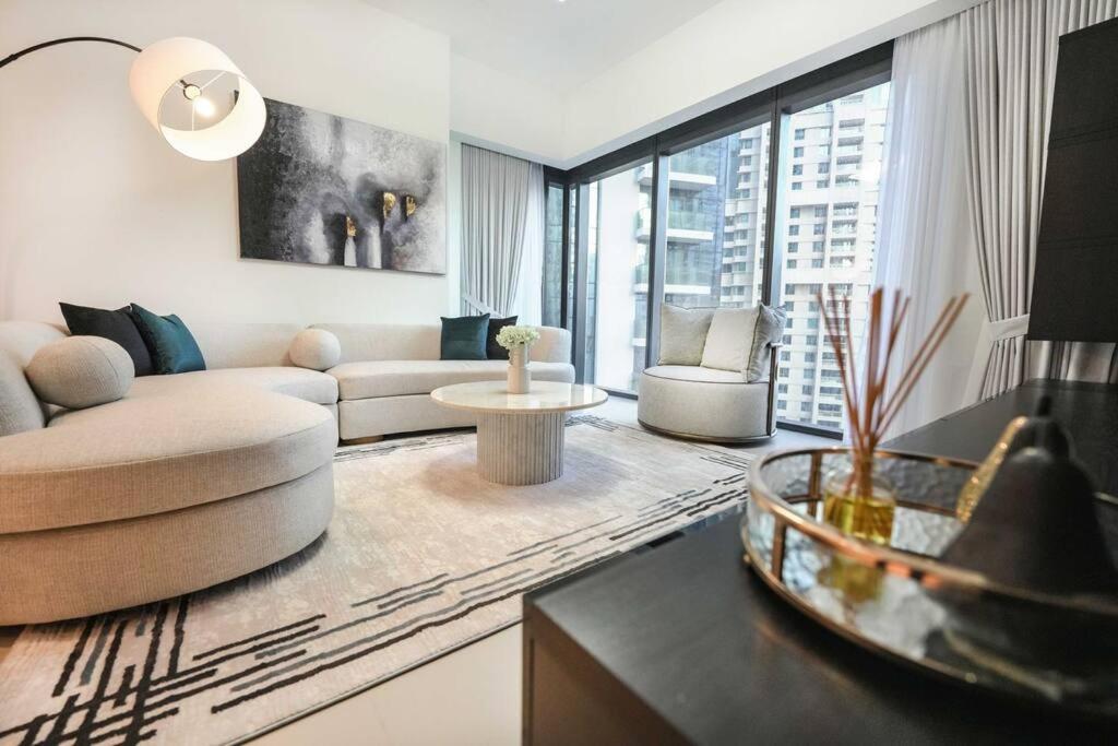 Apartment Luxurious 2br Next To Mall With Full Burj Khalifa View *