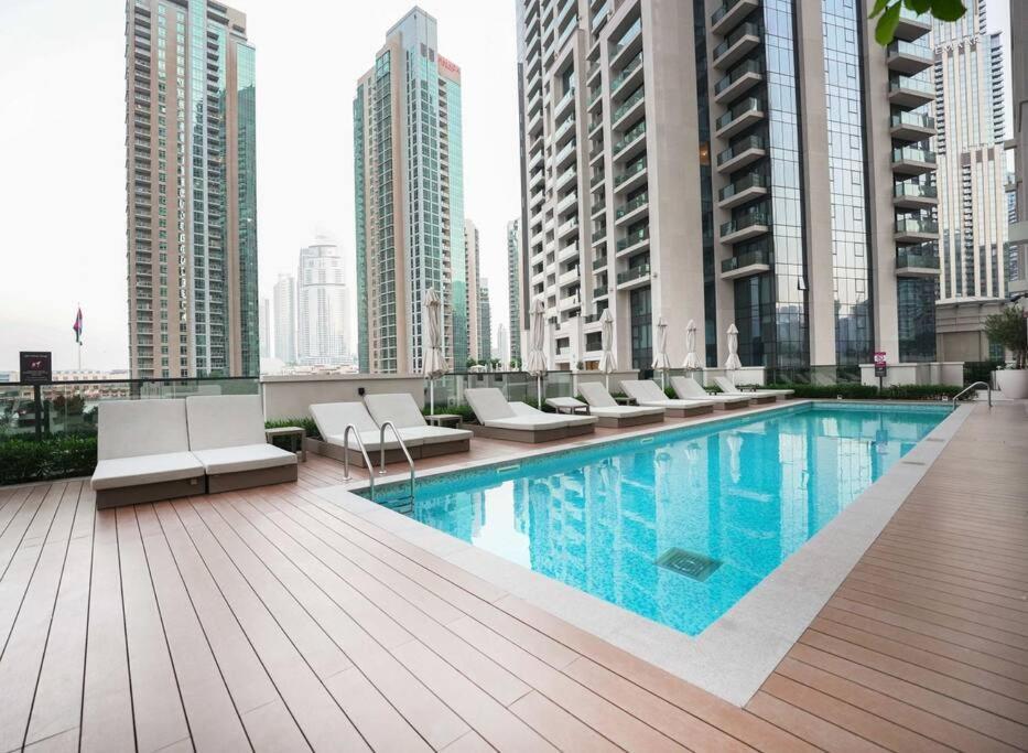 Apartment Luxurious 2br Next To Mall With Full Burj Khalifa View