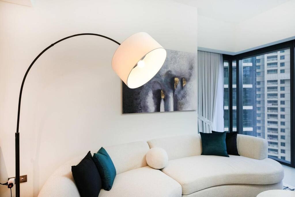 Apartment Luxurious 2br Next To Mall With Full Burj Khalifa View Dubai