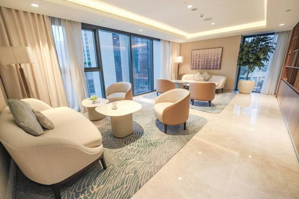 Luxurious 2br Next To Mall With Full Burj Khalifa View