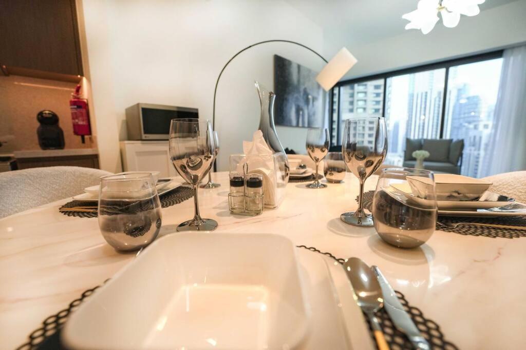 Apartment Luxurious 2br Next To Mall With Full Burj Khalifa View *