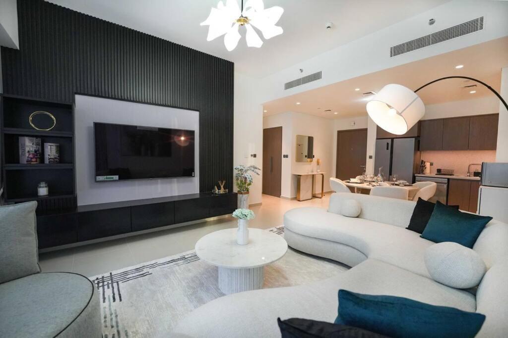 Luxurious 2br Next To Mall With Full Burj Khalifa View *