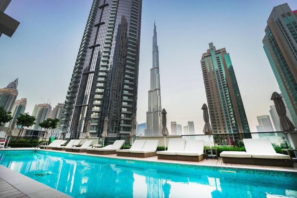 Apartment Luxurious 2br Next To Mall With Full Burj Khalifa View *