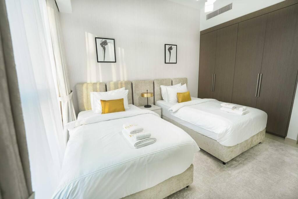 Luxurious 2br Next To Mall With Full Burj Khalifa View Apartment Dubai