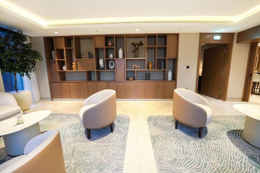 Apartment Luxurious 2br Next To Mall With Full Burj Khalifa View Dubai