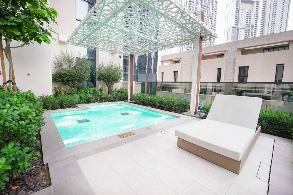 Apartment Luxurious 2br Next To Mall With Full Burj Khalifa View