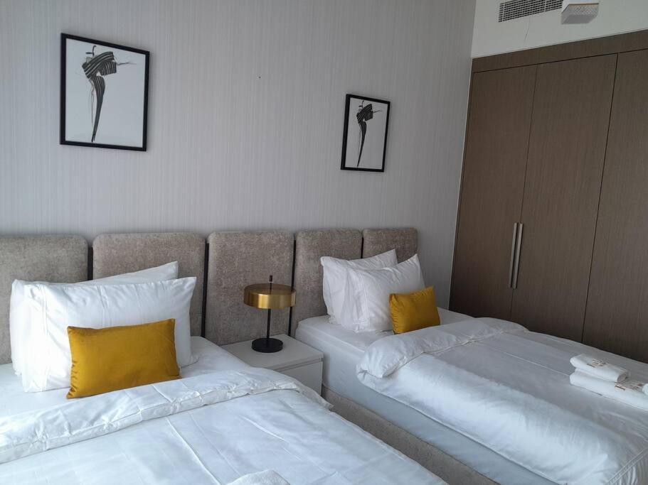 Luxurious 2br Next To Mall With Full Burj Khalifa View Apartment Dubai