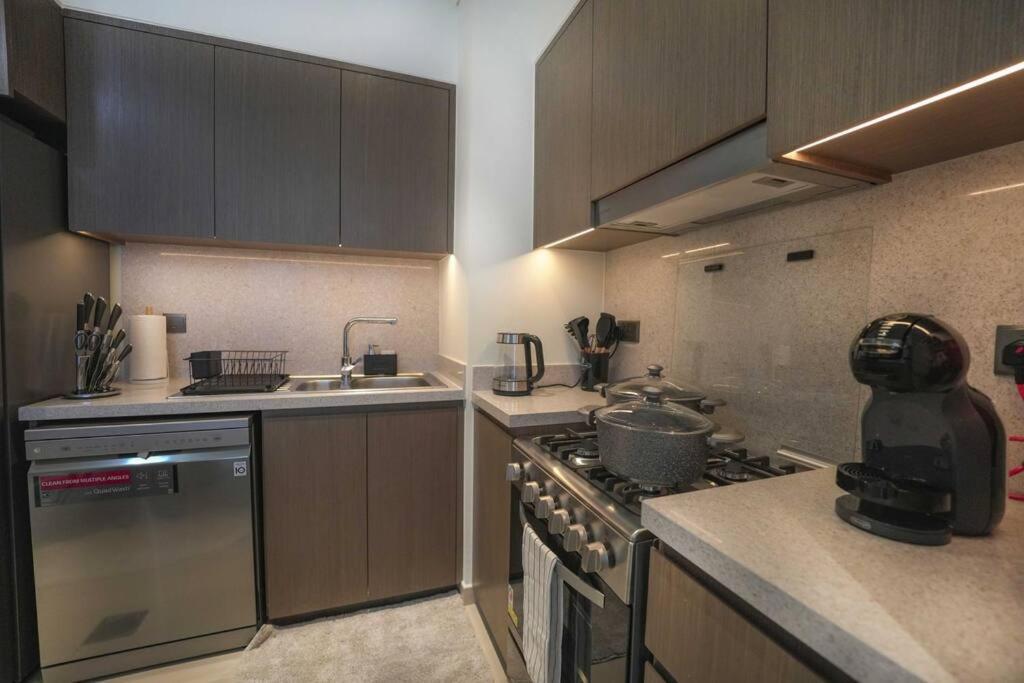 Luxurious 2br Next To Mall With Full Burj Khalifa View