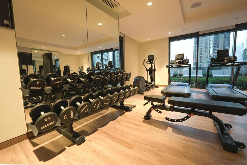 Apartment Luxurious 2br Next To Mall With Full Burj Khalifa View