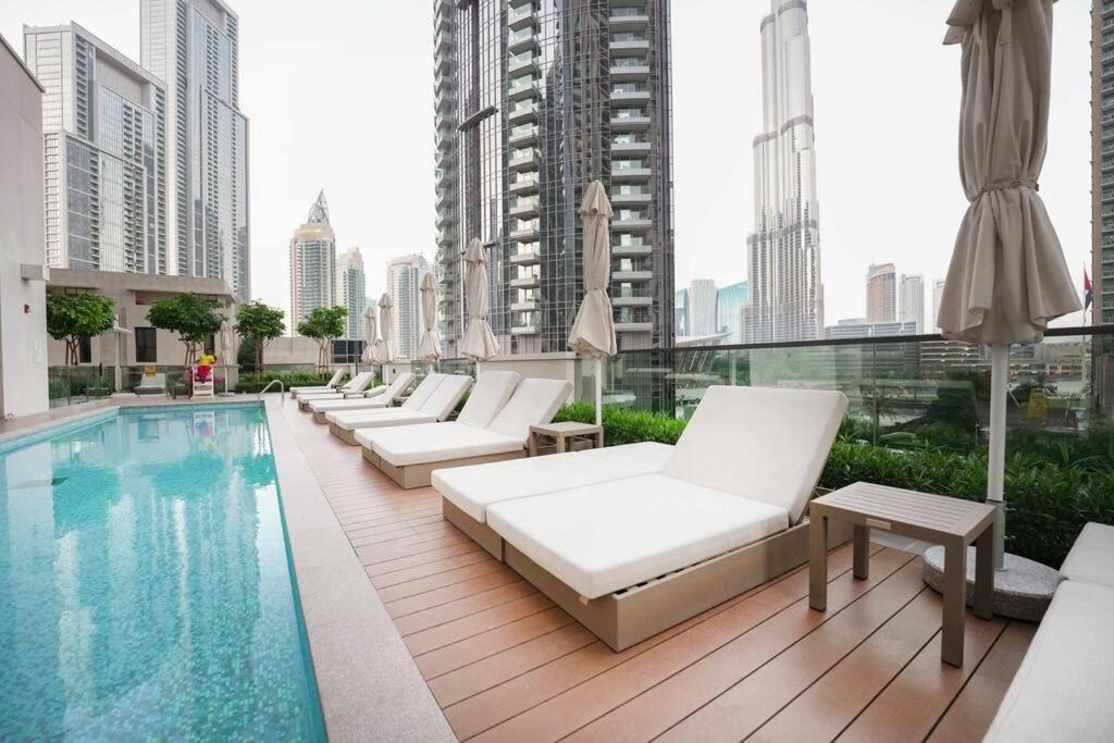Apartment Luxurious 2br Next To Mall With Full Burj Khalifa View *