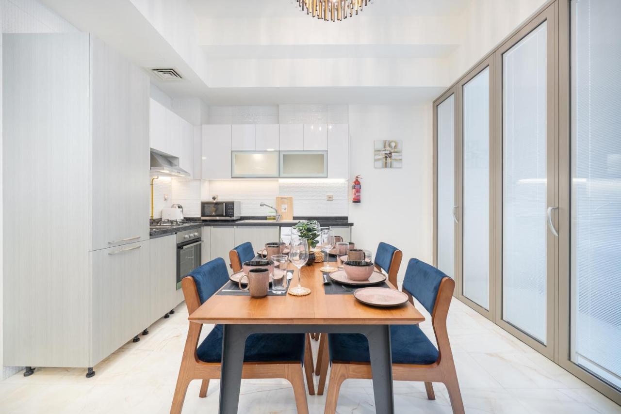 Apartamento Heaven Crest Homes: Luxury Canal View With Amenities Dubai