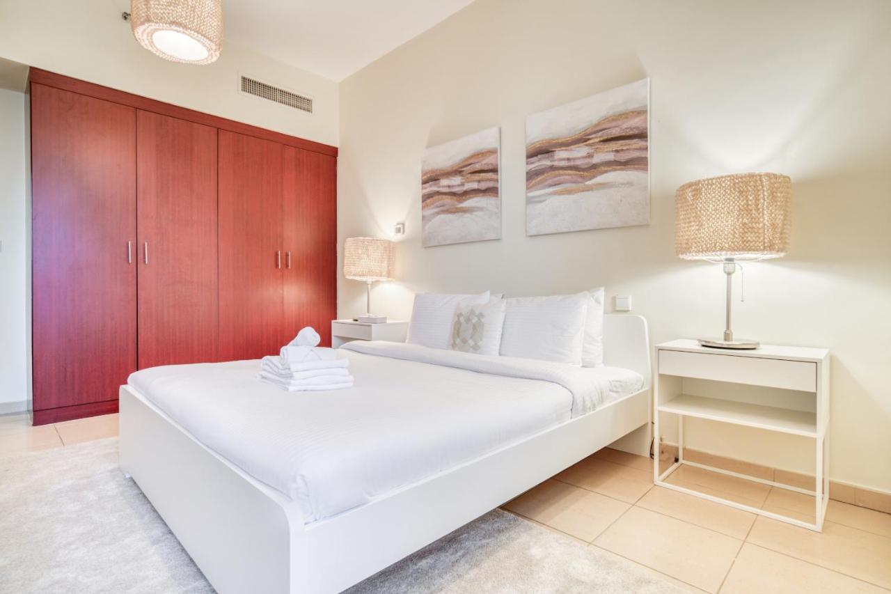 Rimal 1 - Jumeirah - Mint Apartment