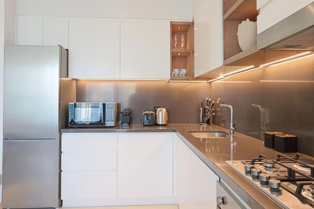 Higuests - High Level Luxury With Marina Views Apartment