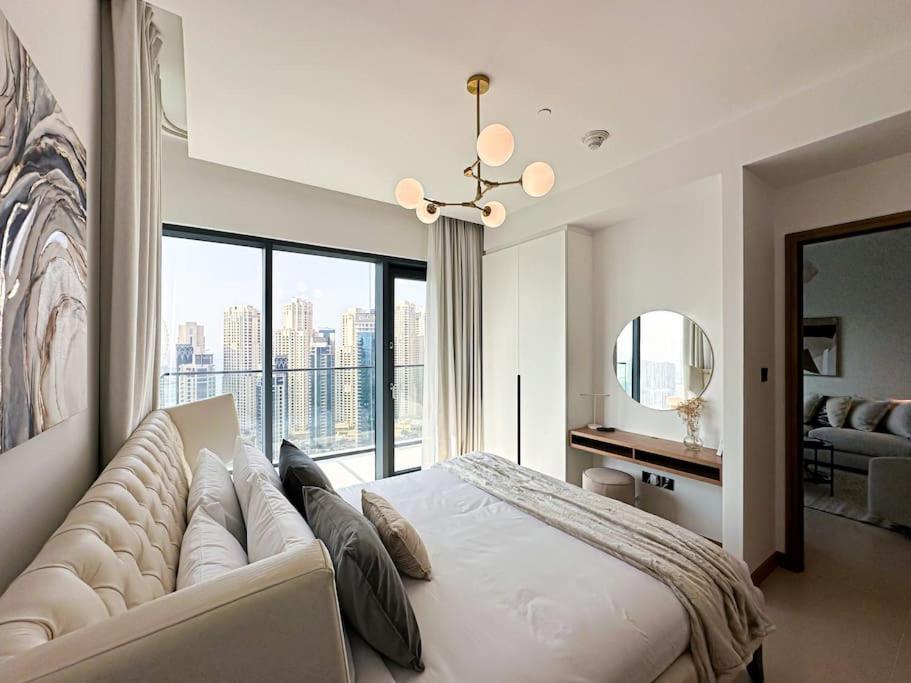 Higuests - High Level Luxury With Marina Views