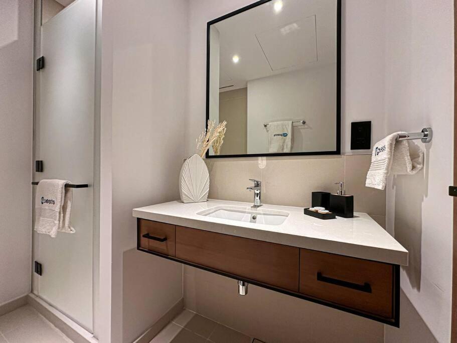 Apartment Higuests - High Level Luxury With Marina Views