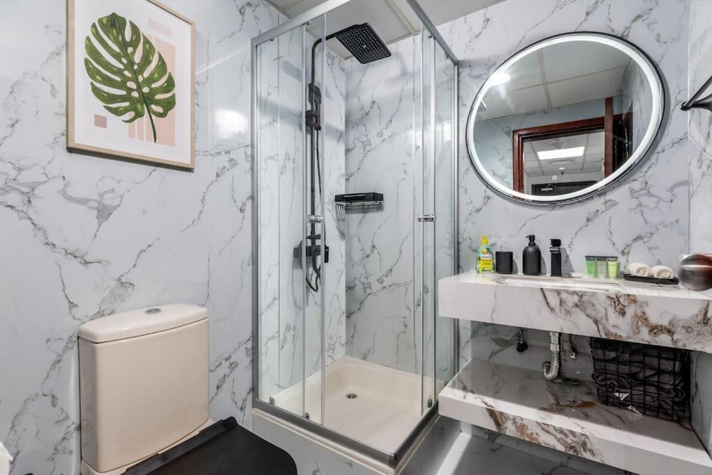 Apartamento Waves Homes - Cozy & Fully Furnished In Sports Dubai