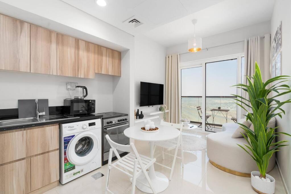 Creme De La Cozy 1 Bedroom Apartment *
