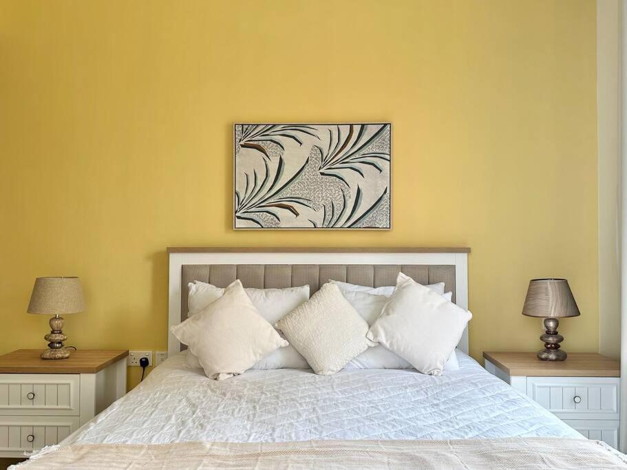 Sun, Sand, And Fun - King Bed, Sofa Bed! Sleeps 4 Apartamento