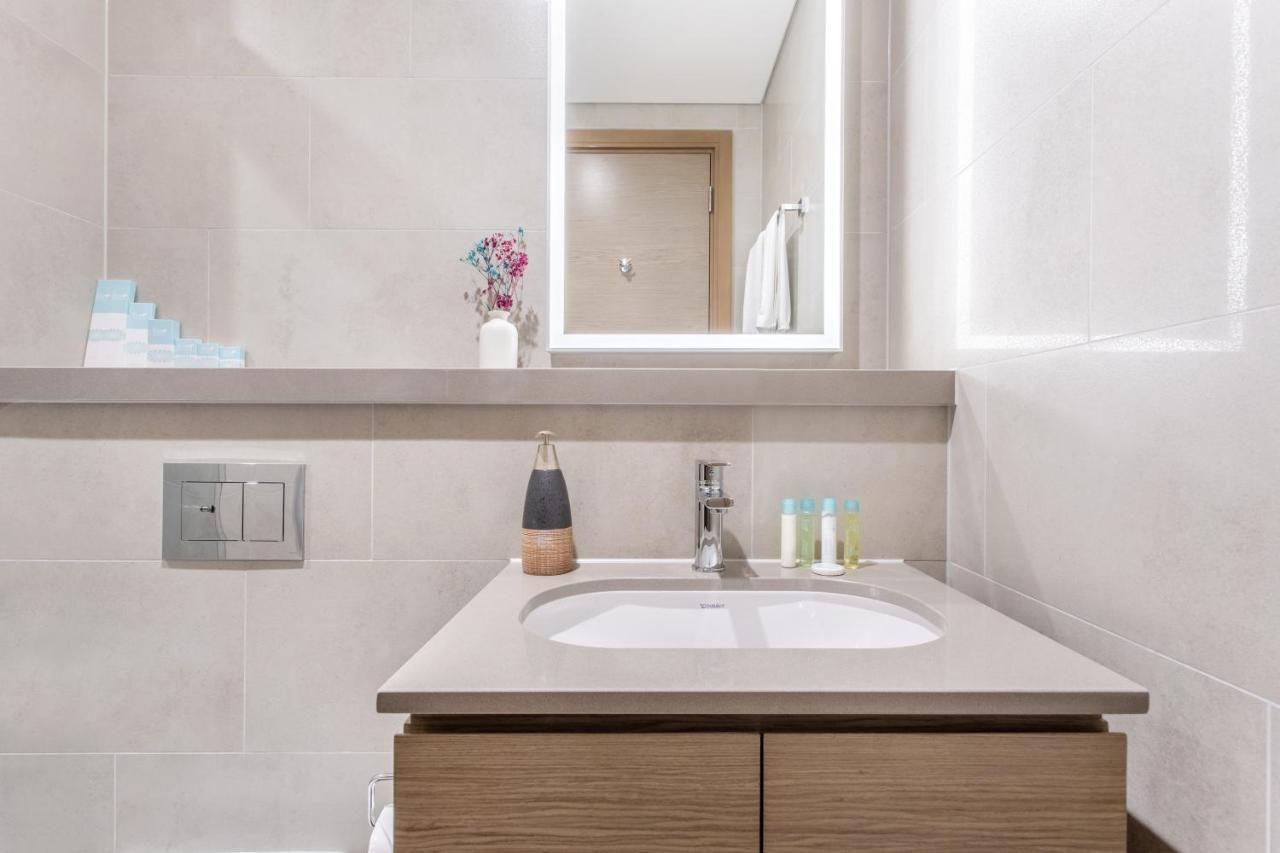 By Latinem Luxury 1br Holiday W2805 Near Burj Khalifa Apartment Dubai